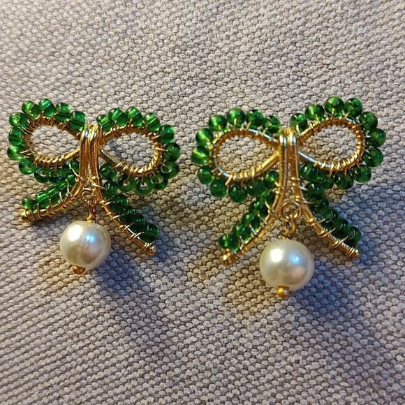 Green Beaded Gold Bow Pierced Earrings with Drop Pearl - Picture 1 of 9